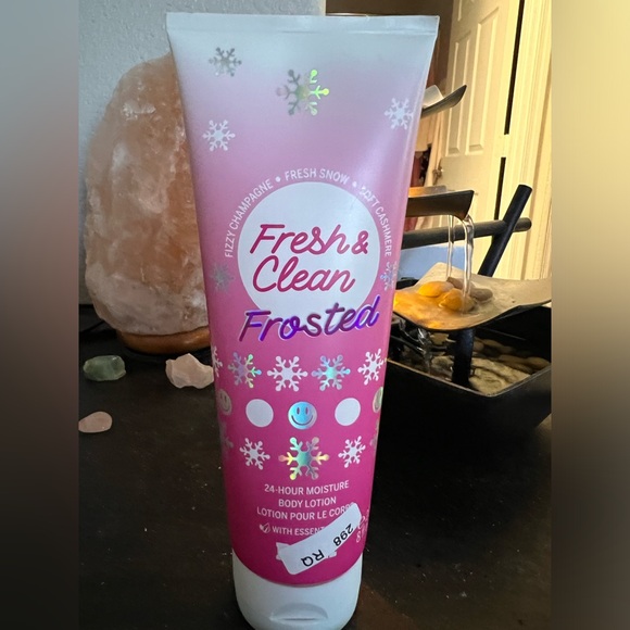 ‼️FINAL PRICE‼️ PINK VS FRESH & CLEAN FROSTED 24 Hour Moisture Body Cream 8oz - Picture 2 of 5